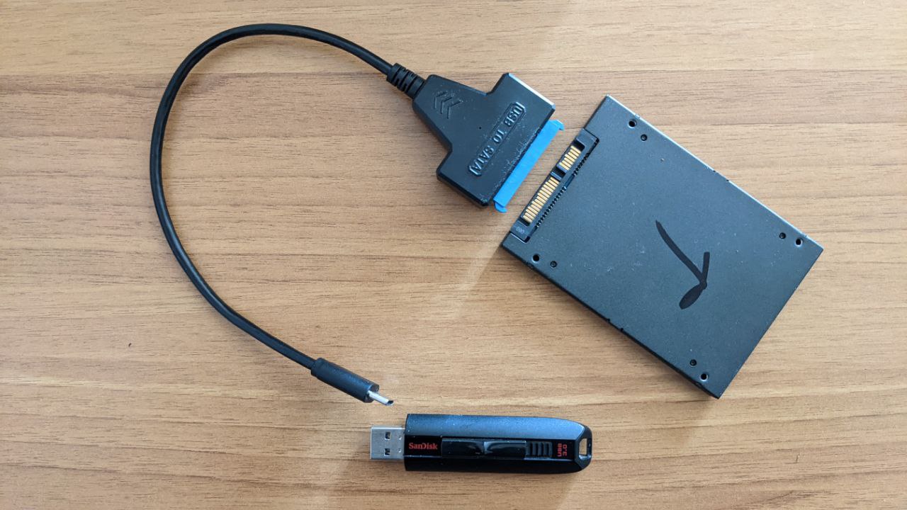 chiavetta USB vs sdd usb + usb to sata adapter